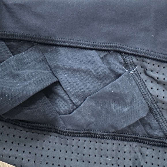 Black Lululemon Luxtreme Run Crop Mesh Ribbon Lattice Side, Size 4 - Picture 5 of 5